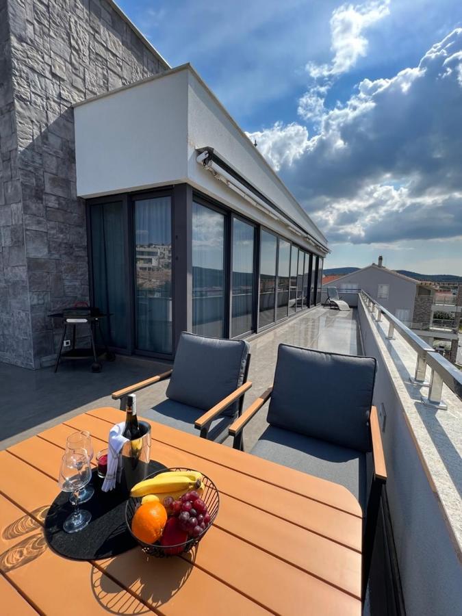 Luxury Laurus Penthouse With Awesome Sea View Apartamento Primošten Exterior foto