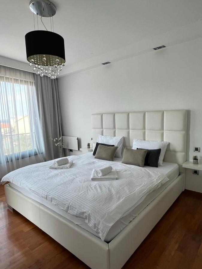 Luxury Laurus Penthouse With Awesome Sea View Apartamento Primošten Exterior foto