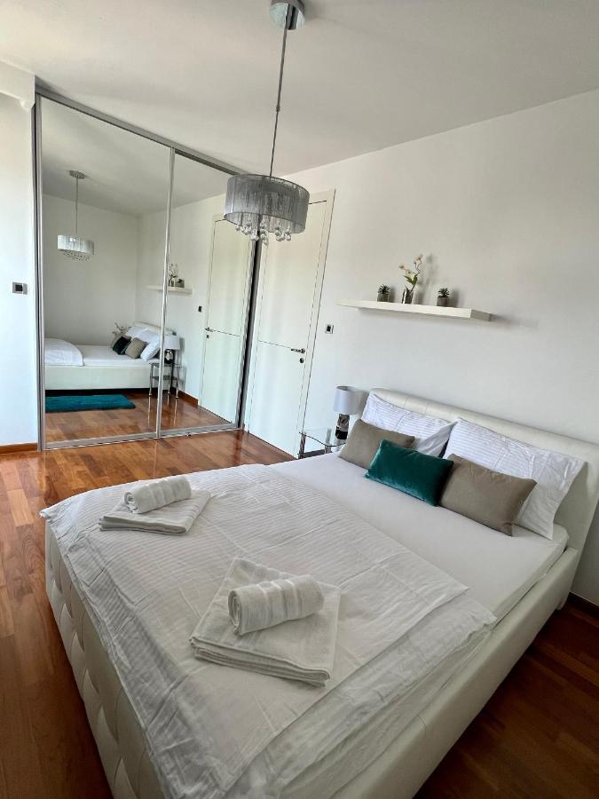 Luxury Laurus Penthouse With Awesome Sea View Apartamento Primošten Exterior foto