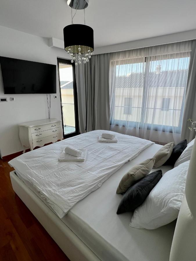 Luxury Laurus Penthouse With Awesome Sea View Apartamento Primošten Exterior foto